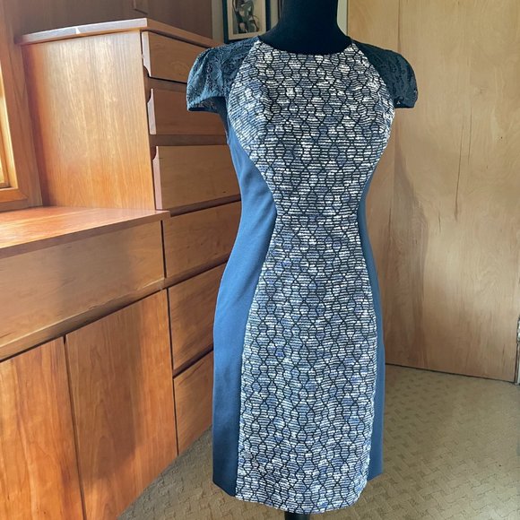 Anthropologie Moulinette Soeurs Tweed Front Column Motif Dress 4 - Picture 5 of 12